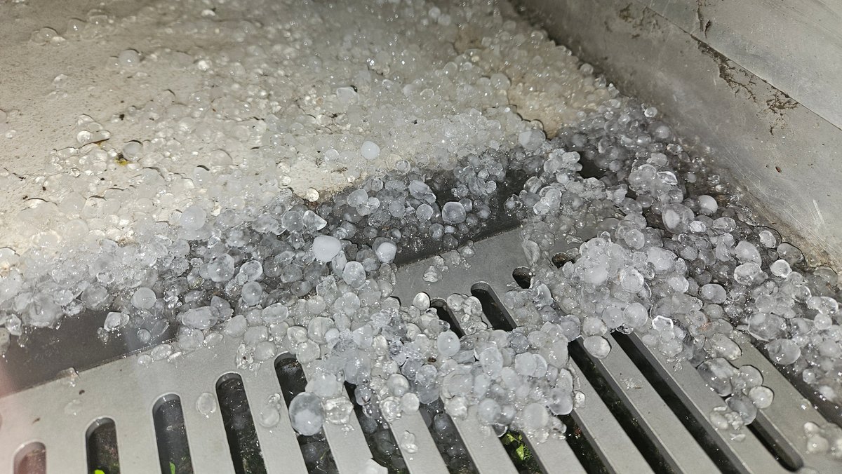 Gewitterzelle über Fürth bringt Hagel  