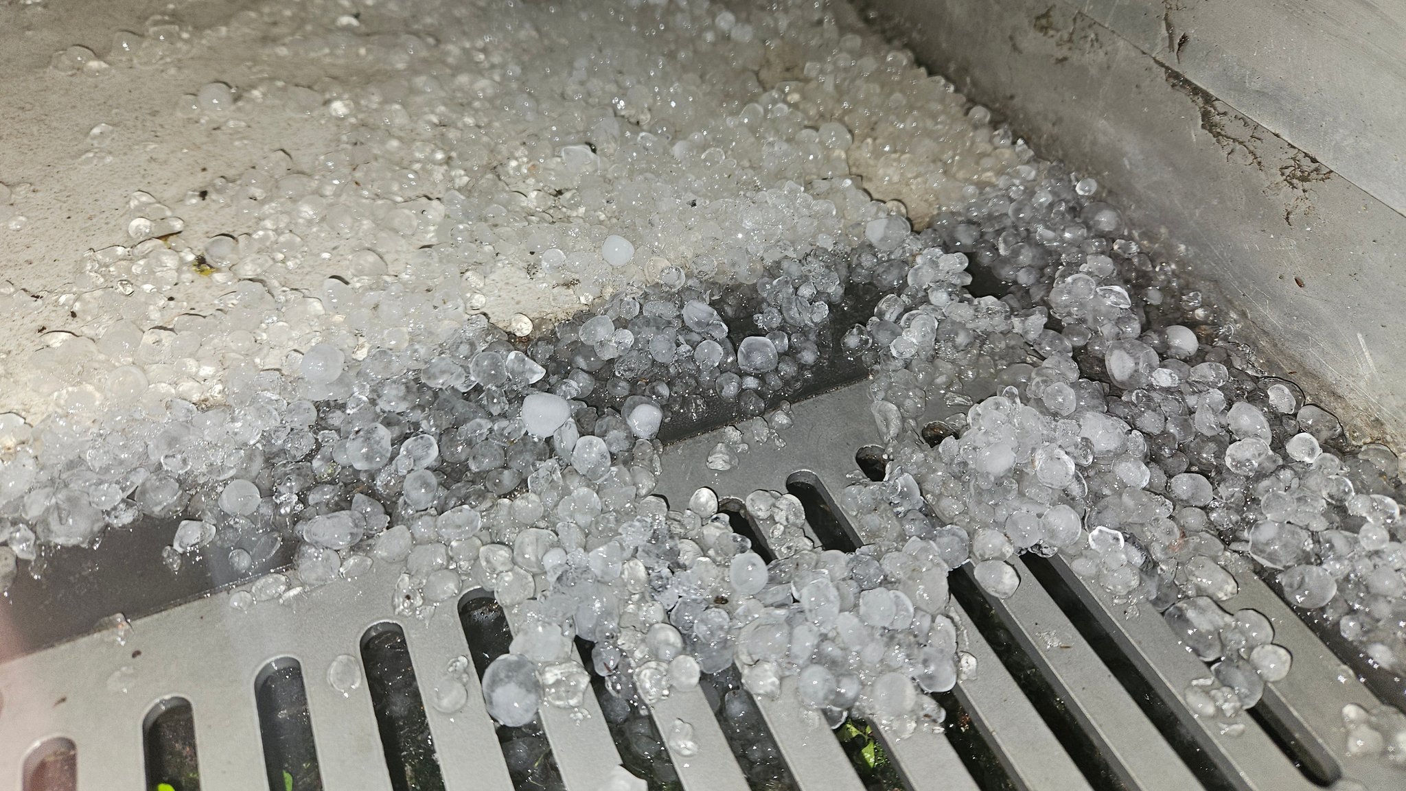 Gewitterzelle über Fürth bringt Hagel  