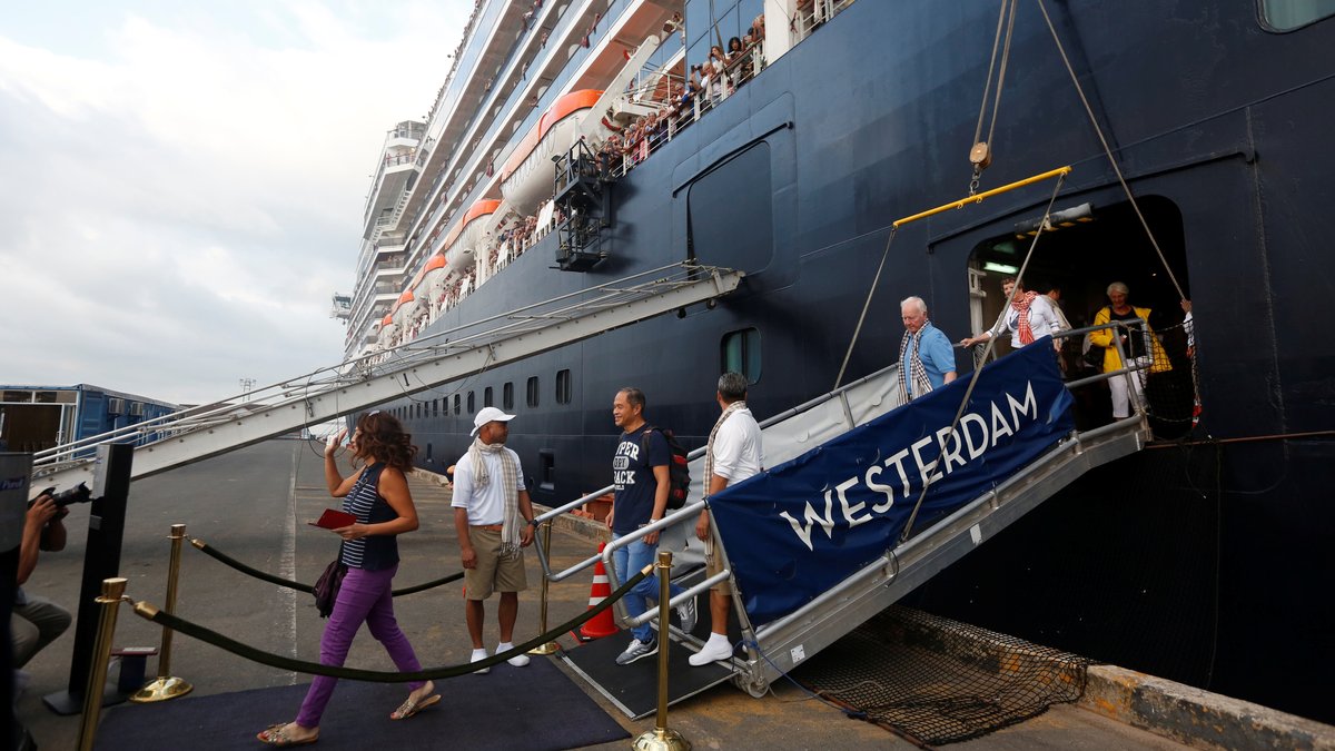 Erste Passagiere der "MS Westerdam" dürfen nach zwei Wochen in Kamobscha von Bord gehen