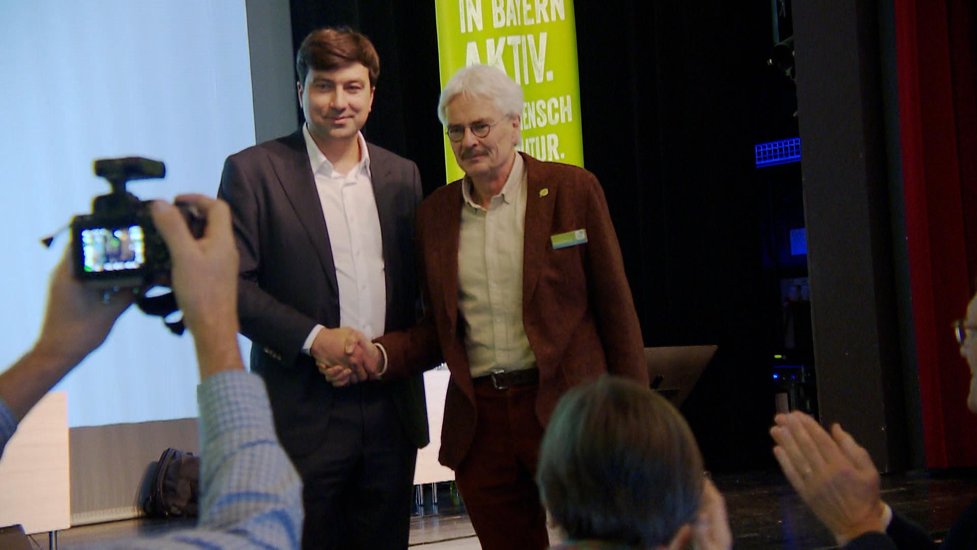 Bund-Naturschutz-Chef Richard Mergner (r.) übergibt sein Amt an seinen Nachfolger Martin Geilhufe 