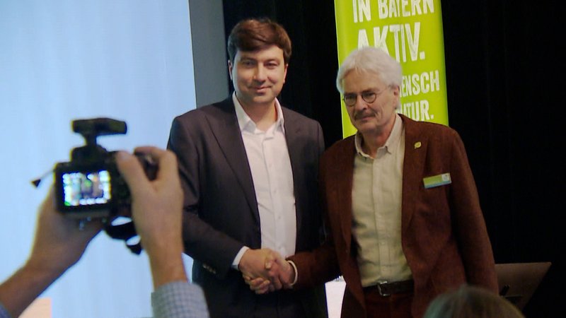 Bund-Naturschutz-Chef Richard Mergner (r.) übergibt sein Amt an seinen Nachfolger Martin Geilhufe | Bild: BR Bund-Naturschutz-Chef Richard Mergner (r.) übergibt sein Amt an seinen Nachfolger Martin Geilhufe