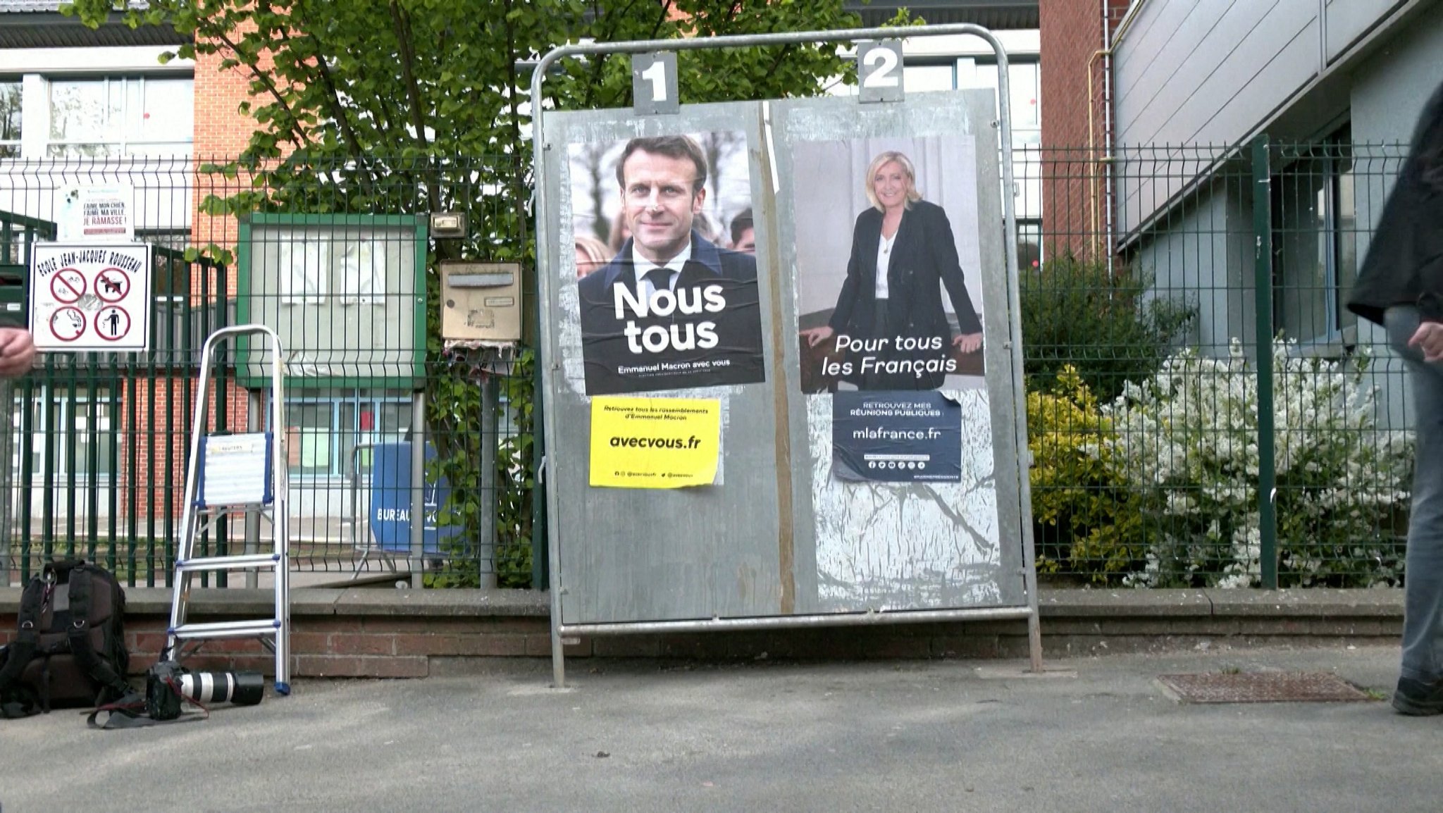 Plakate zur Präsidentenwahl in Frankreich