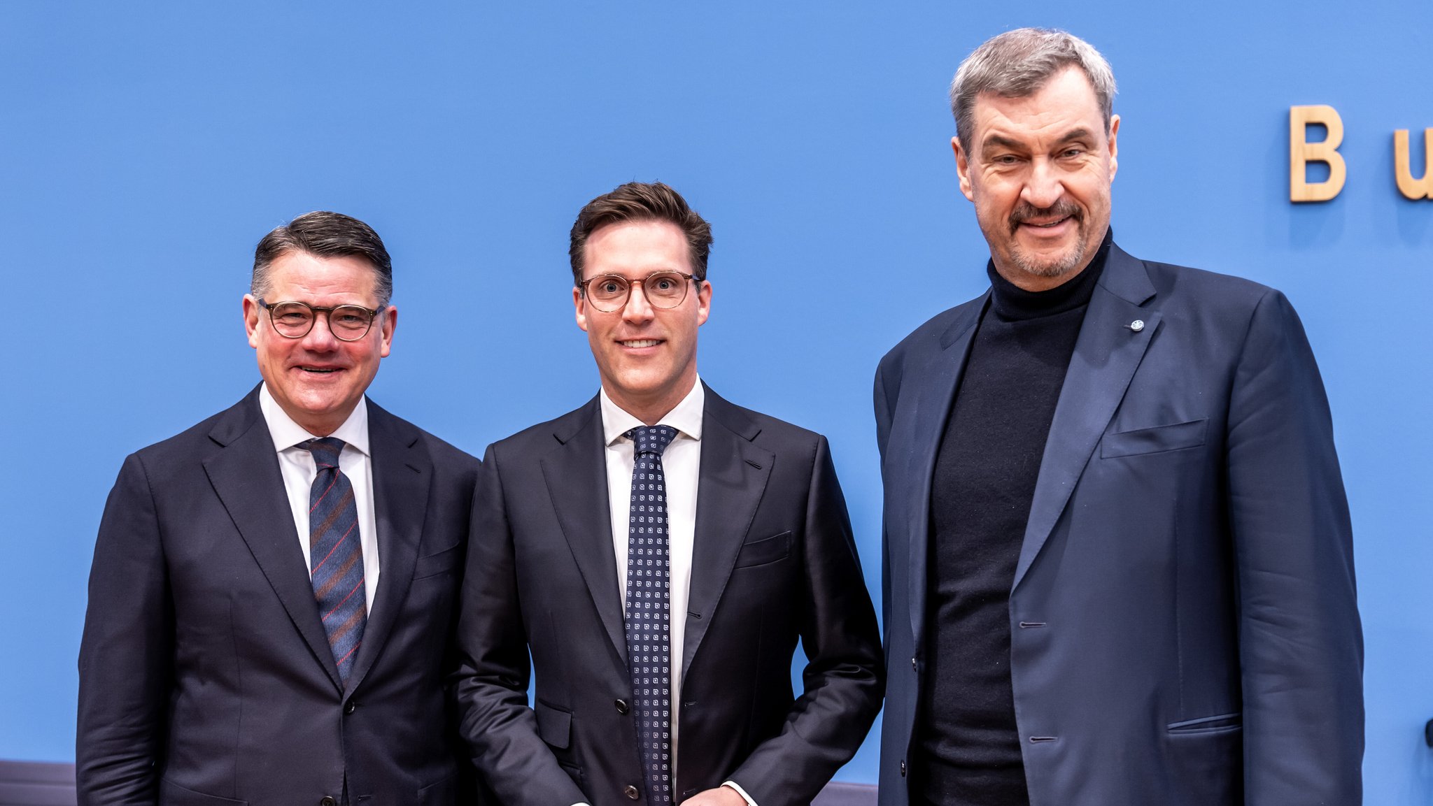 Boris Rhein, Manuel Hagel und Markus Söder bei der Pressekonferenz | Bild: picture alliance/dpa | Michael Kappeler Boris Rhein, Manuel Hagel und Markus Söder bei der Pressekonferenz