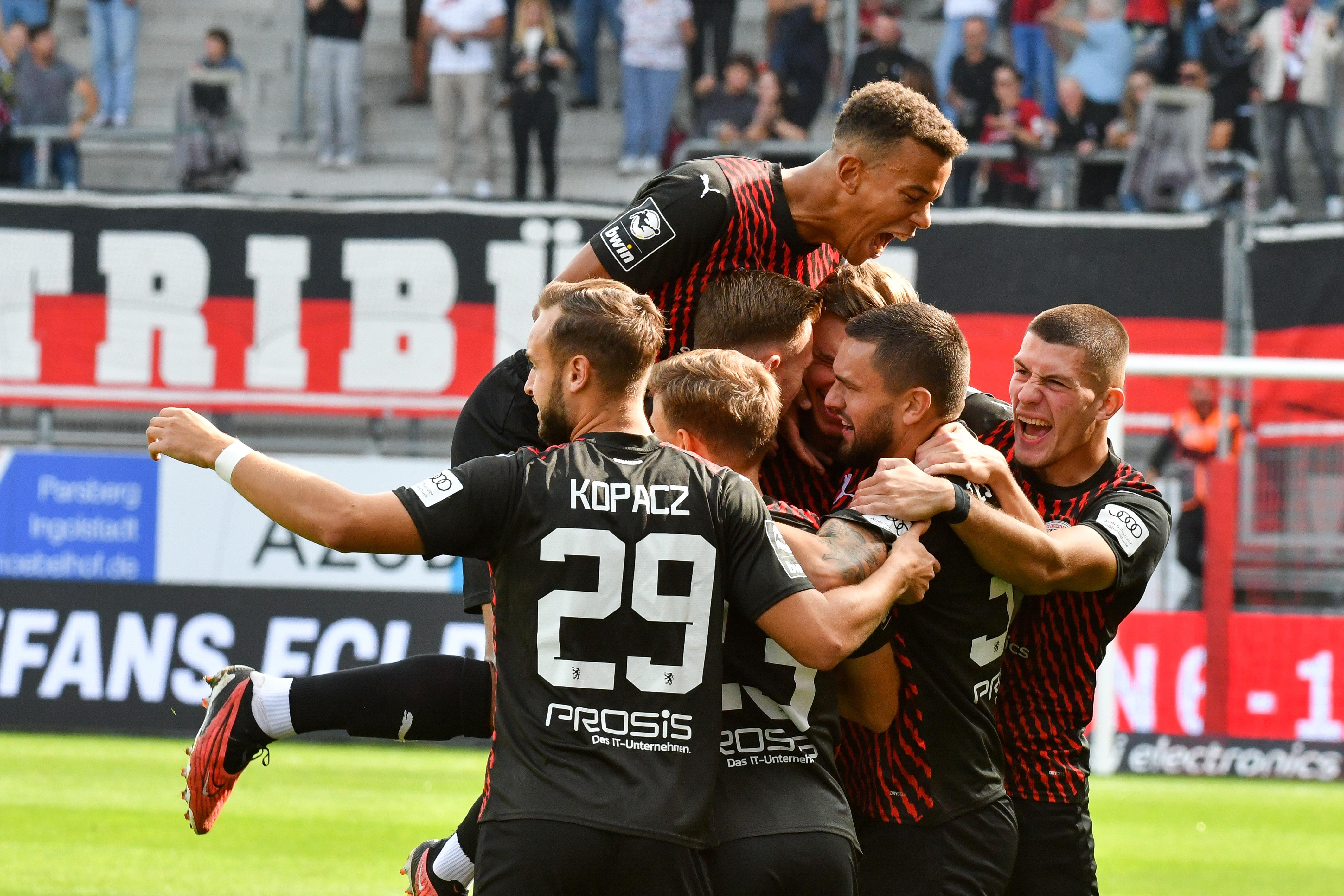 Effizienter Auftritt FCI schießt gegen Ulm vier Tore BR24