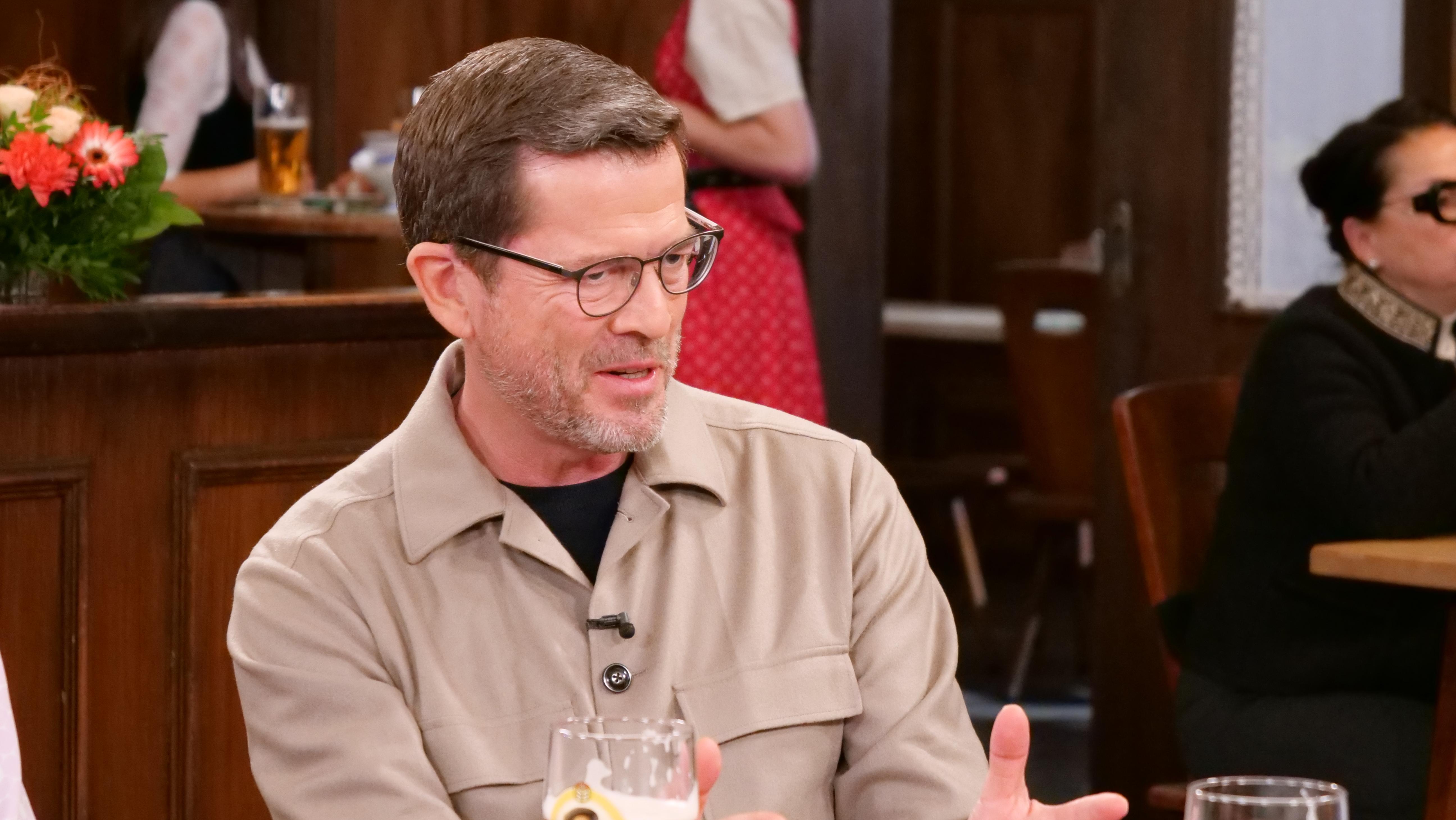 Ex-Verteidigungsminister zu Guttenberg war erstmals am BR Sonntags-Stammtisch zu Gast