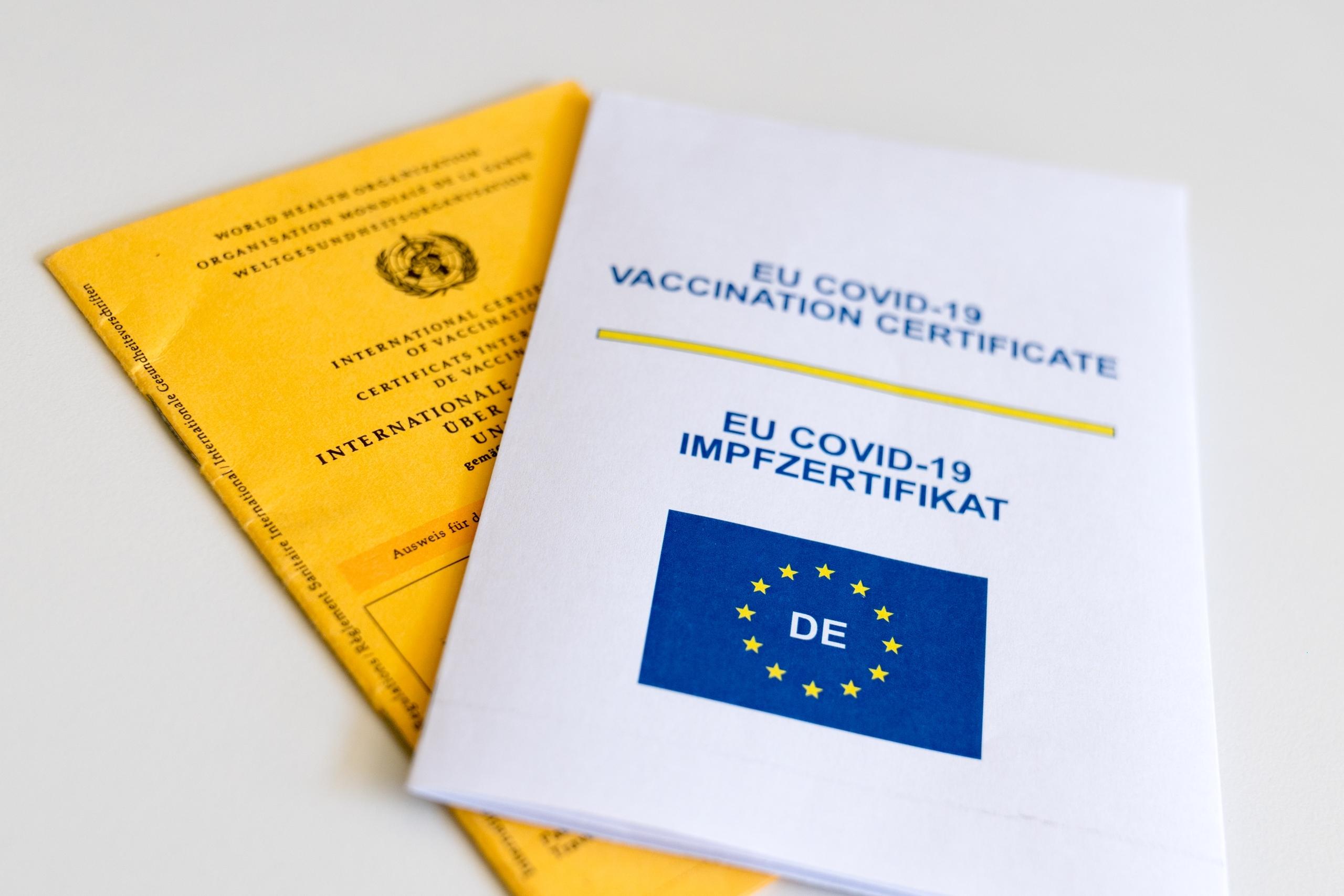 Ein ehemaliger Hausarzt aus Wemding soll Menschen entgegen deren Wunsch nicht gegen Corona geimpft und sie darüber nicht informiert haben. 