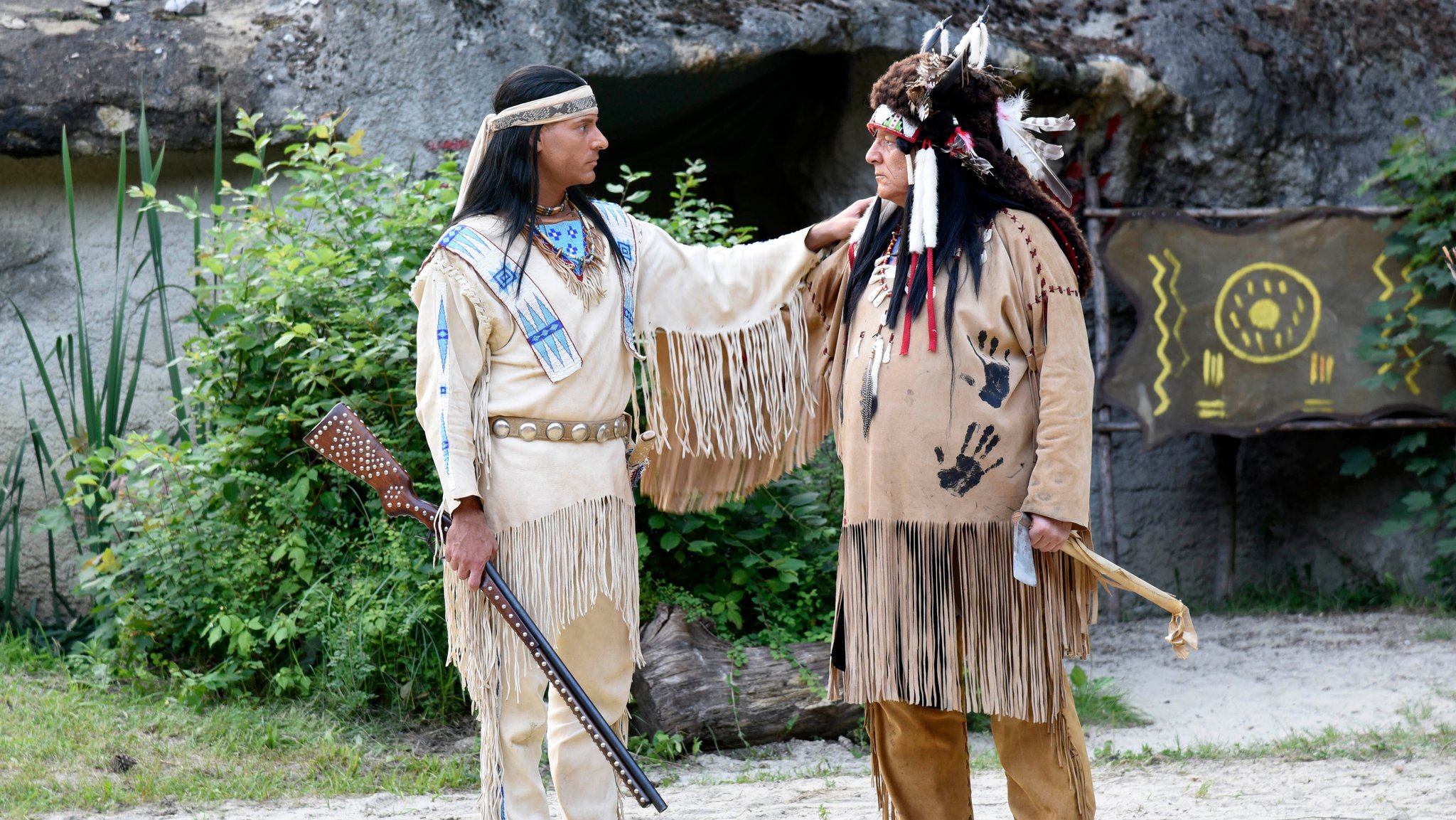 Matthias M. und Reinhold Summer bei der Generalprobe von 'Die Rückkehr zum Silbersee' der Süddeutschen Karl May-Festspiele auf der Freilichtbühne im Eventpark Western-City in Dasing am 23.7.2021