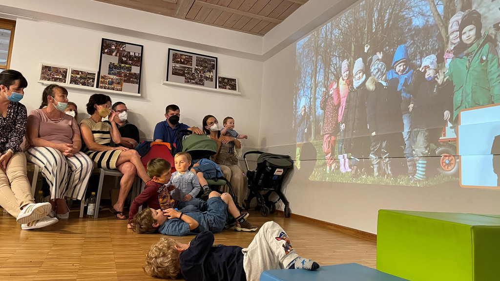 "Public Viewing" um Kita-Preis 2022 in Gunzenhausen
