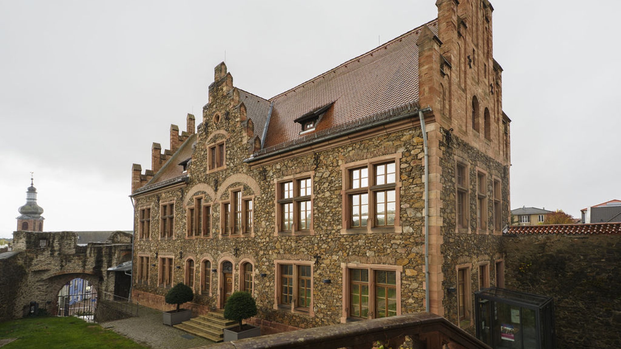 Der Prozess gegen den Polizisten wegen Strafvereitelung im Amt geht in Berufung. | Bild: dpa-Bildfunk/Andreas Arnold Der Prozess gegen den Polizisten wegen Strafvereitelung im Amt geht in Berufung.