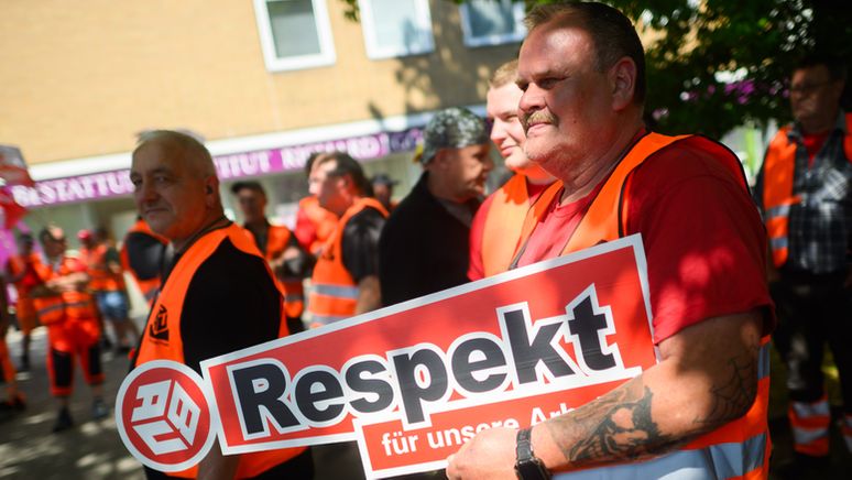Die IG BAU hat bundesweit zu Streiks auf Baustellen aufgerufen: Hier in Niedersachsen. | Bild:picture alliance/dpa | Julian Stratenschulte