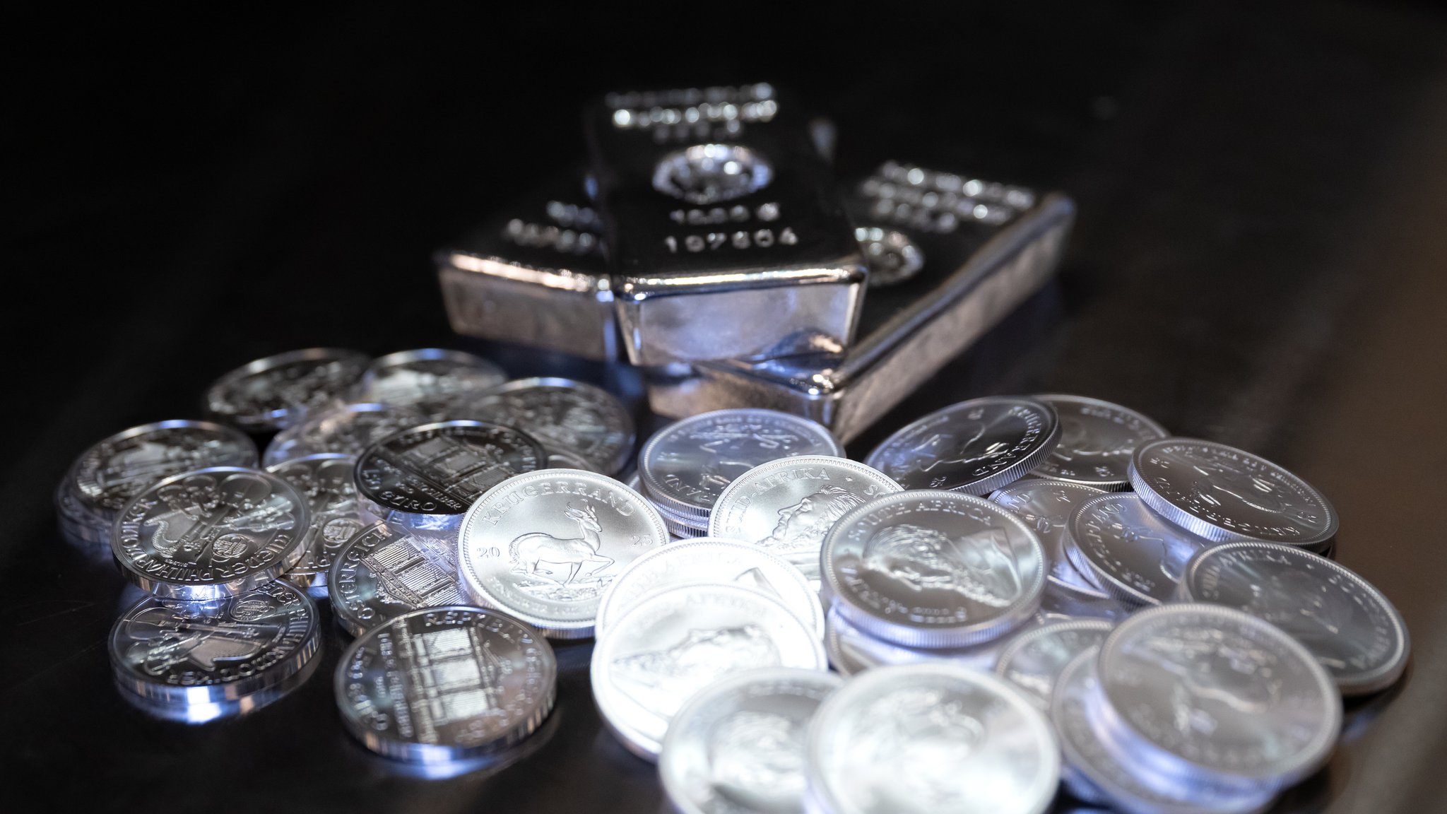 Silberpreis bricht nach Rekordhoch ein: Wie geht es 2026 weiter?