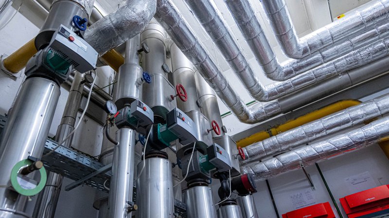 Gasheizung im Keller eines Gebäudes. | Bild: dpa-Bildfunk/Sina Schuldt Gasheizung im Keller eines Gebäudes.