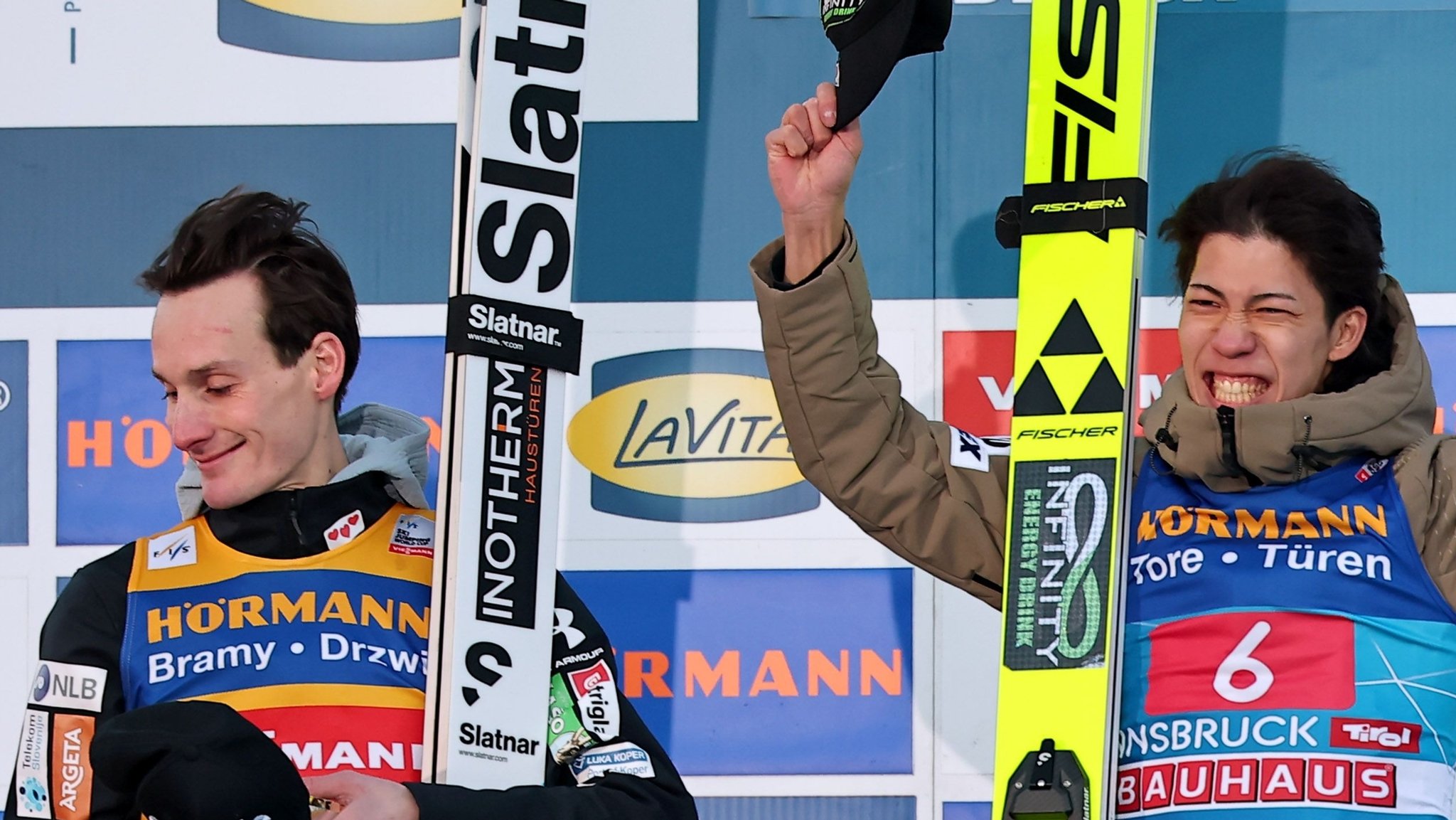 Ren Nikaido fliegt in Innsbruck zum Sieg - Hoffmann Fünfter