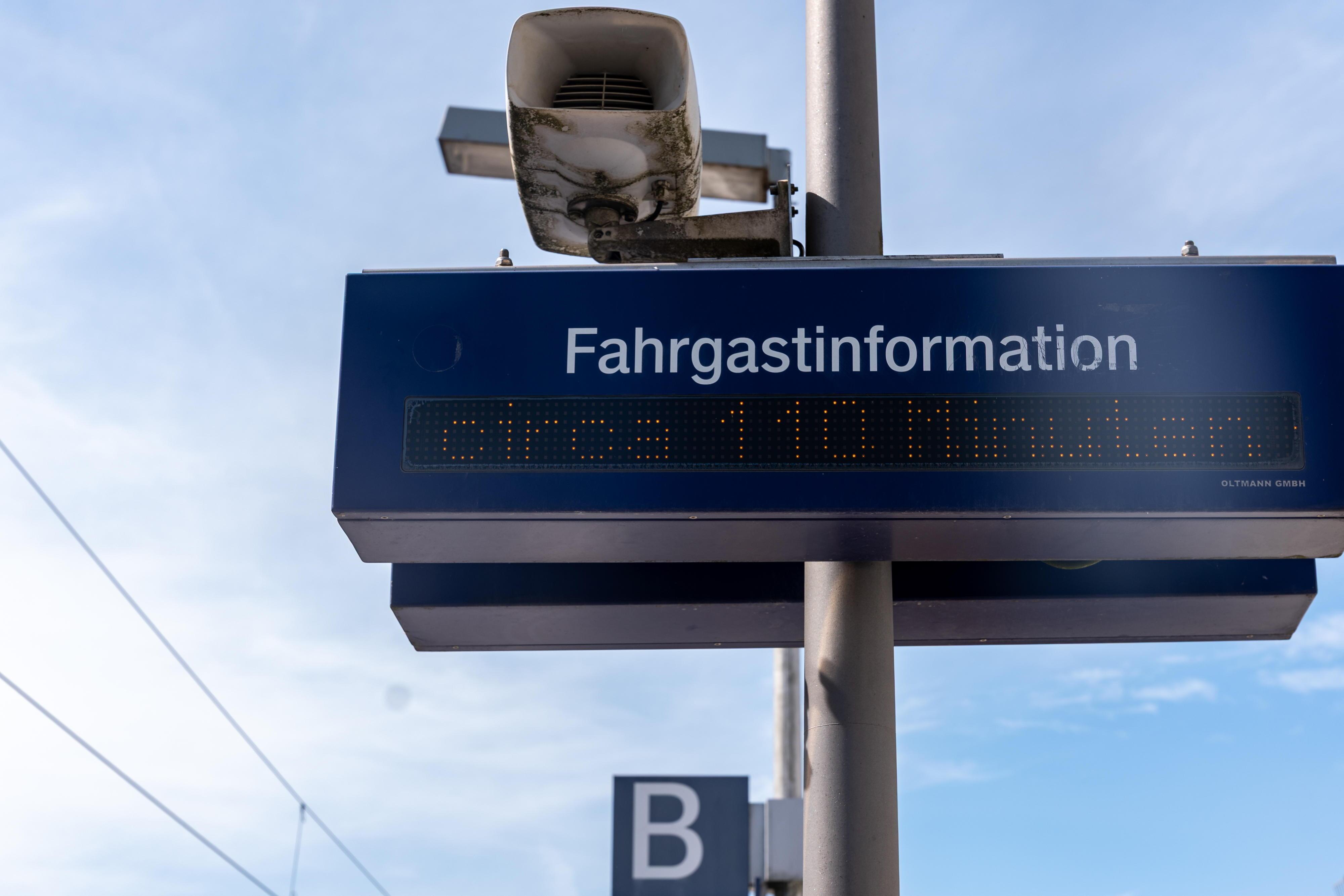 Symbolbild: Verspätung bei der Bahn