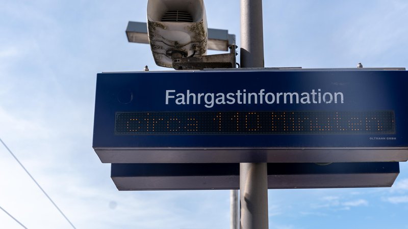 Symbolbild: Verspätung bei der Bahn | Bild: picture alliance / W2Art / Thorsten Wagner | Thorsten Wagner Symbolbild: Verspätung bei der Bahn