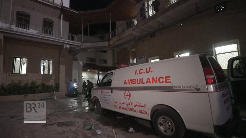 Nach dem Raketeneinschlag in ein Krankenhaus in Gaza machen sich die Hamas und Israel gegenseitig dafür verantwortlich.