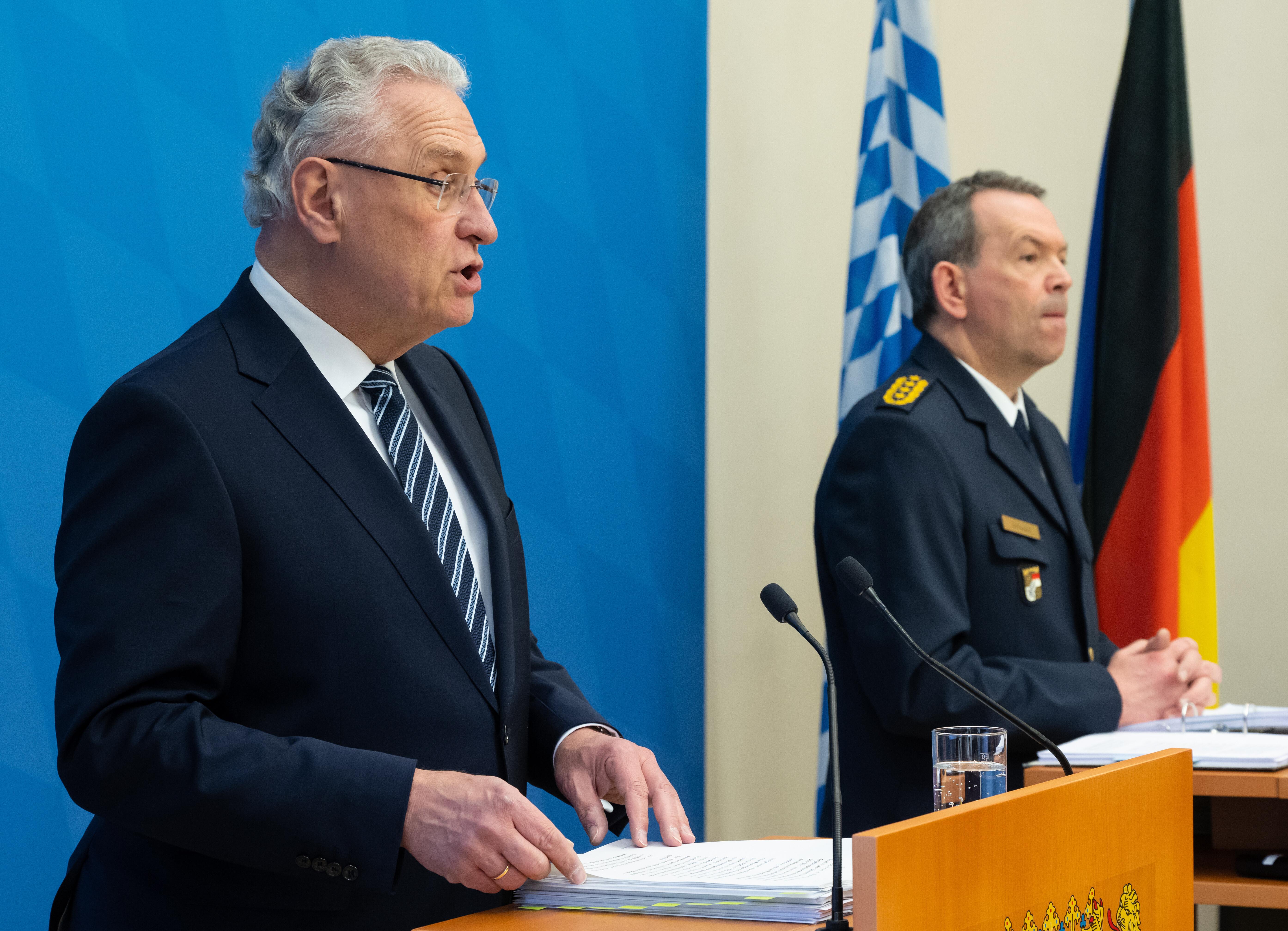 Archivbild: Innenminister Joachim Herrmann und der bayerische Landespolizeipräsident Michael Schwald