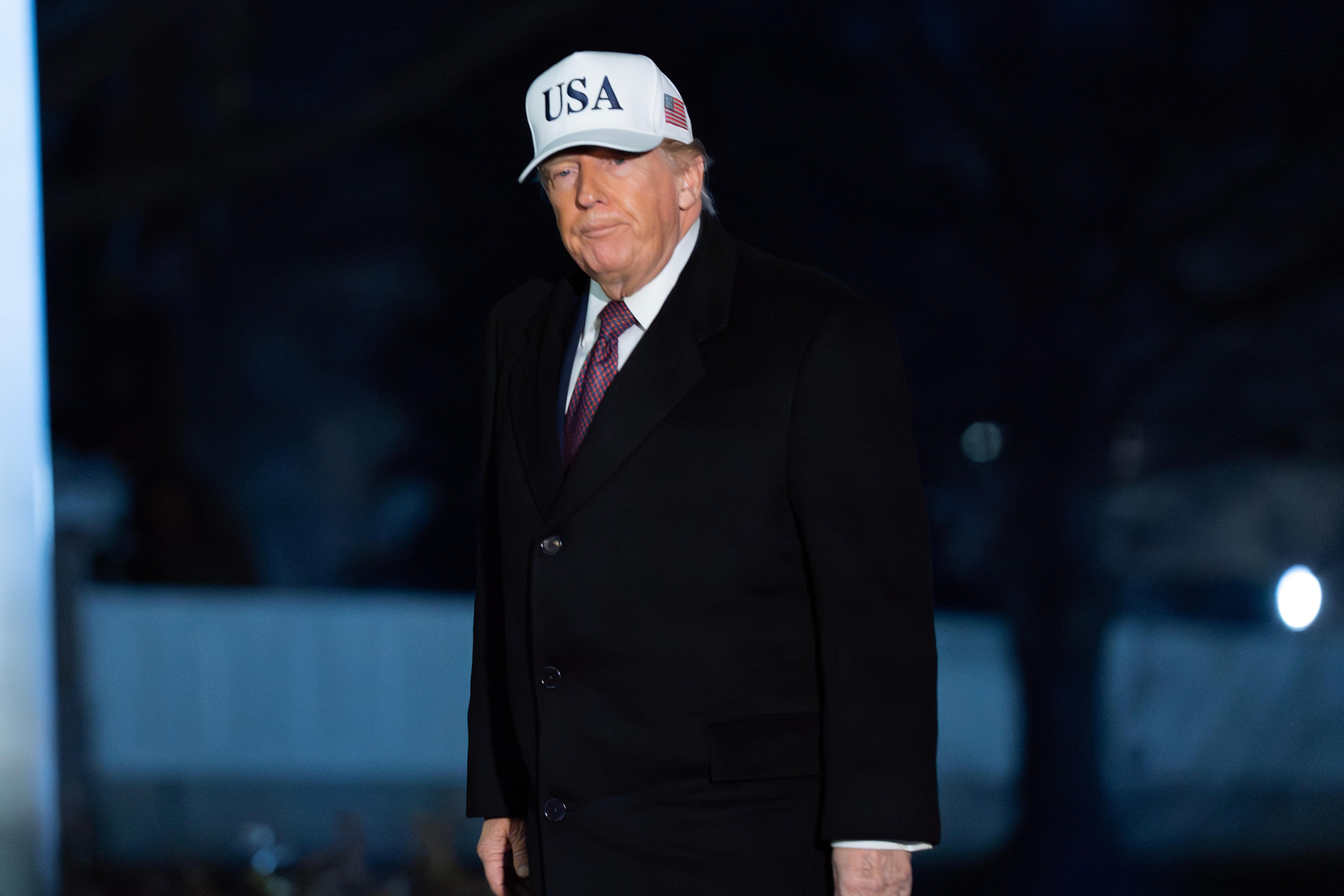 Aktuelles Foto von US-Präsident Trump mit USA-Basecap