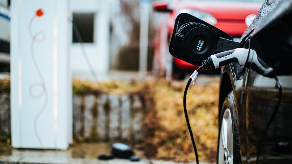 E-Autos meist besser fürs Klima, aber schlechter fürs Geld