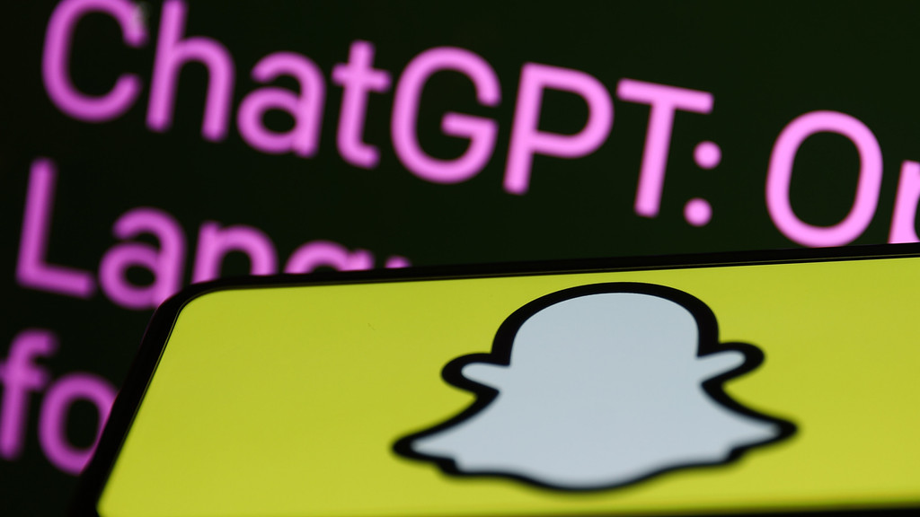 Snapchat-Logo / ChatGPT-Schriftzug