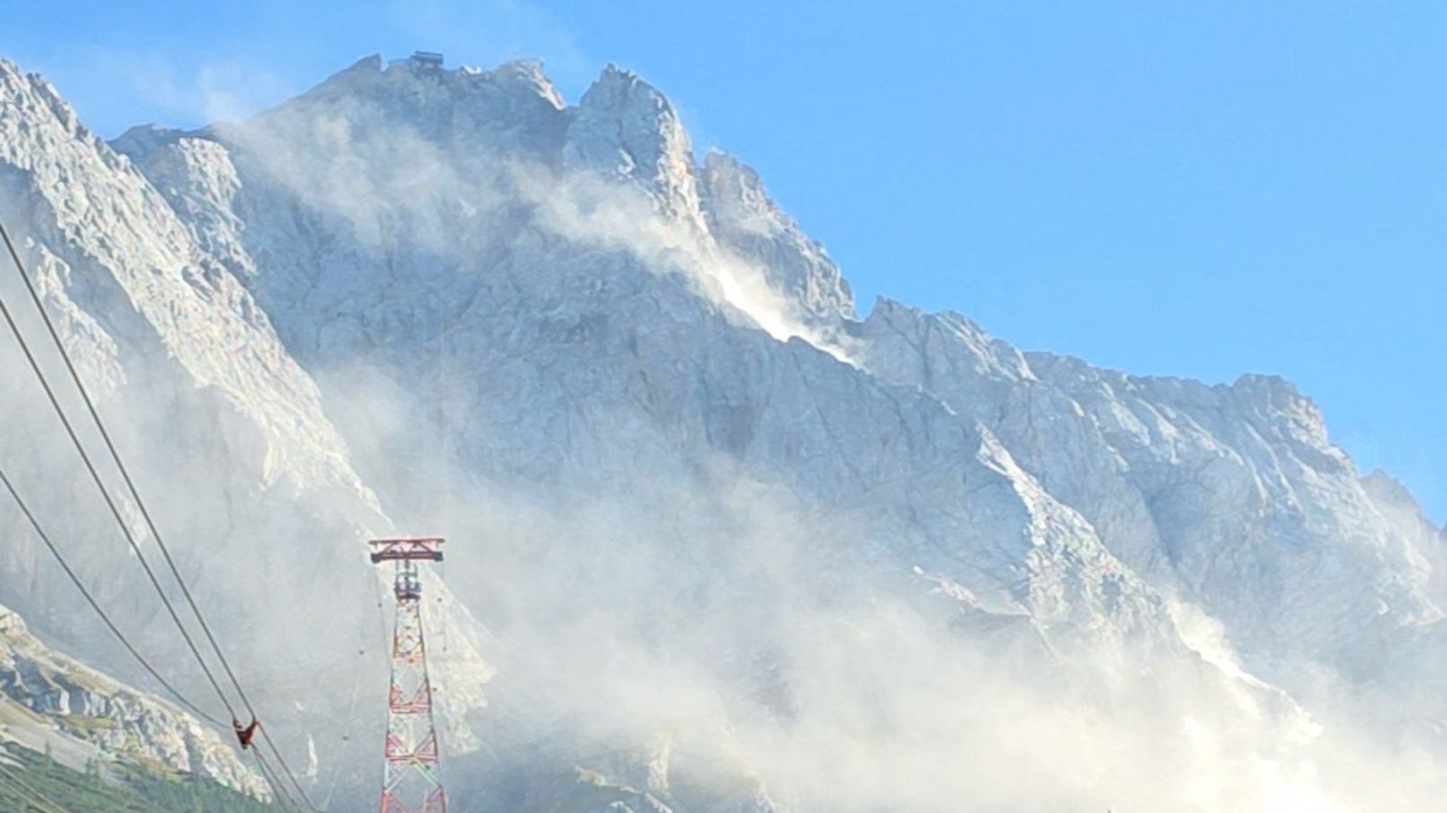 Felsmassen stürzen an Zugspitze ab: Was wir wissen