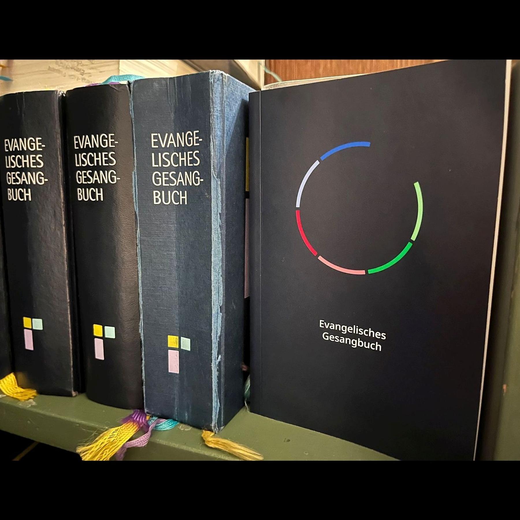 Ausmisten im Gesangbuch - Für die evangelischen Kirchen gibt´s neue Lieder