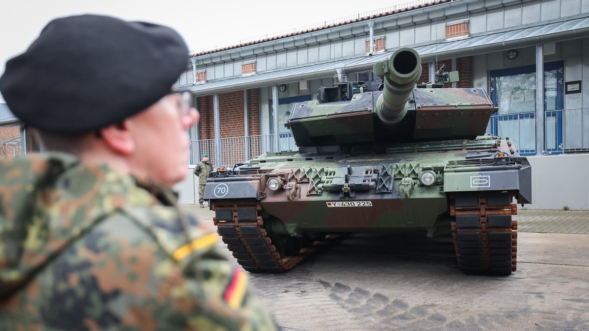 20.02.2023: Leopard 2A6 in der Panzertruppenschule im niedersächsischen Munster.  