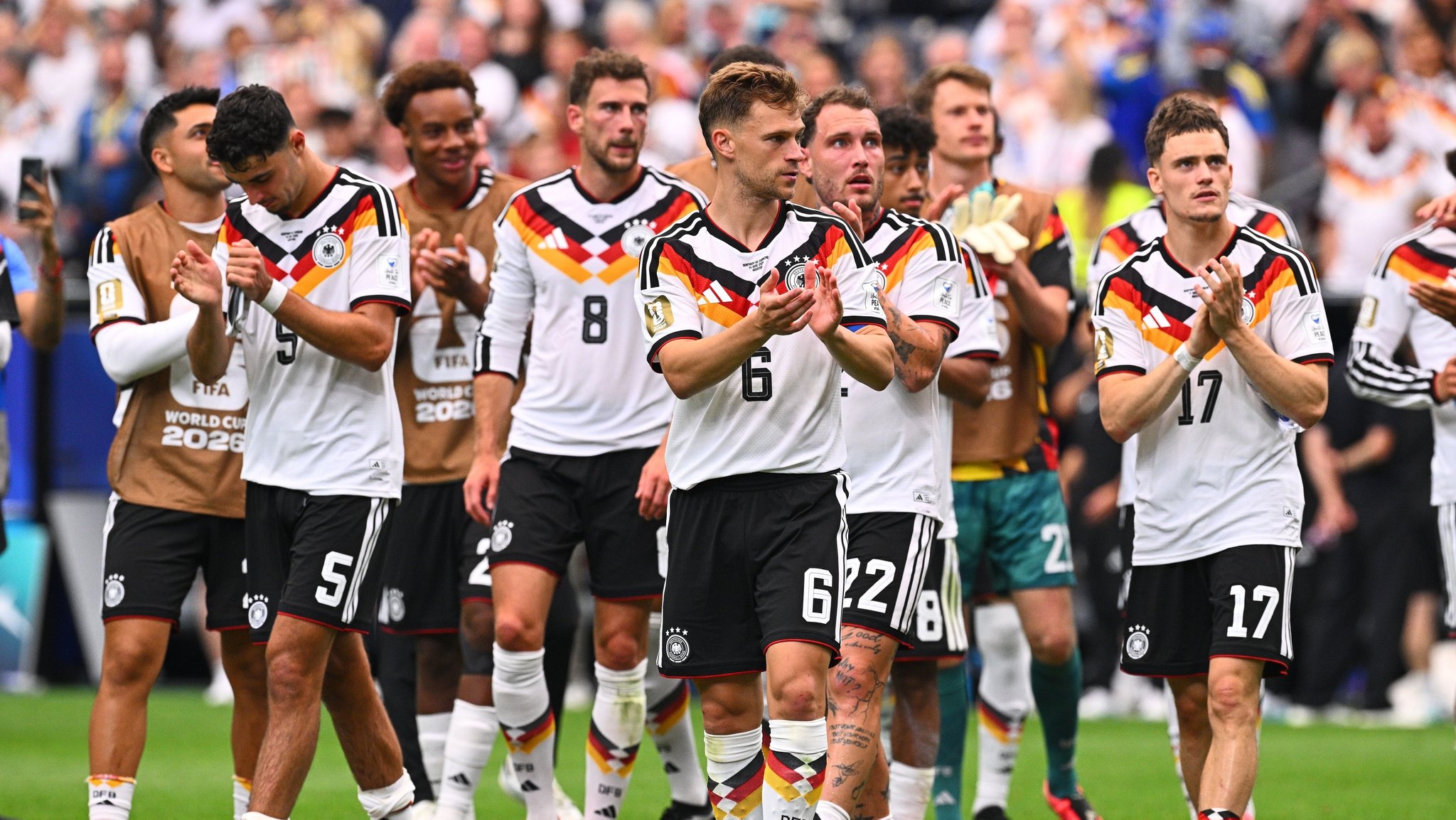 "Stilles Wasser" statt "saufen": Kimmichs Rezept für Teamgeist