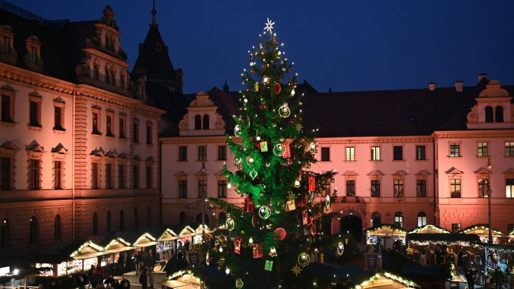 TSo sah der Thurn und Taxis Weihnachtsmarkt im Schloss St. Emmeram noch am letzten Freitag aus