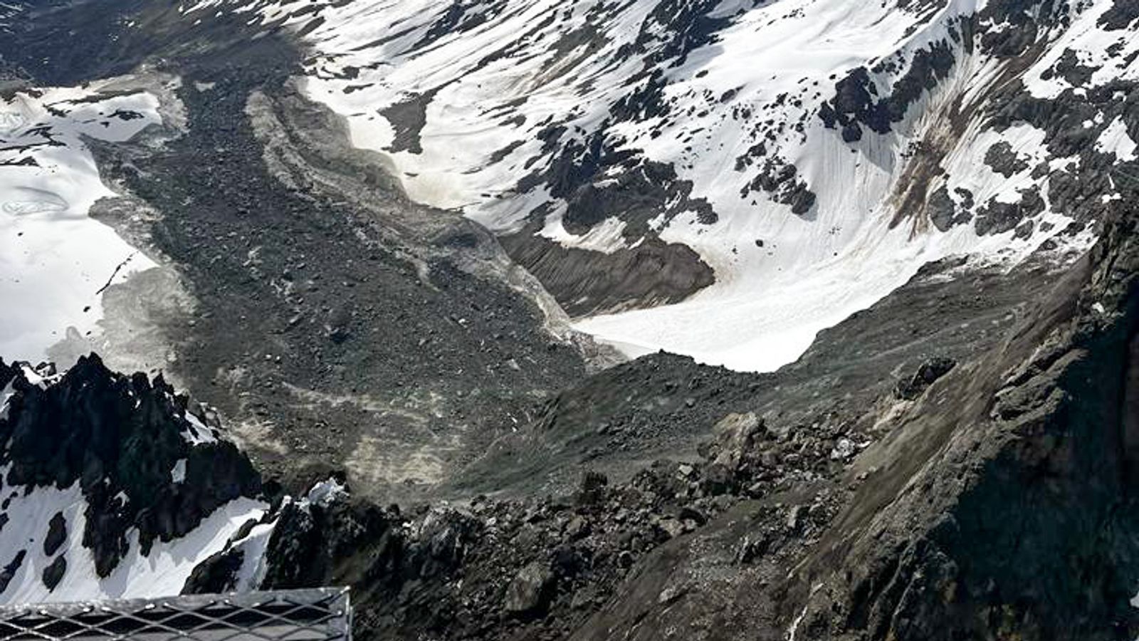 Enorme deslizamiento de tierra en Flüchthorn en los Alpes tiroleses