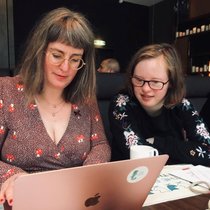Leichte Sprache - ein Gespräch in Alltagssprache | Bild: Michaela_Dedreux