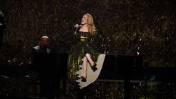 Adele bei den Brit Awards 2022 | Bild:picture alliance / empics | Ian West