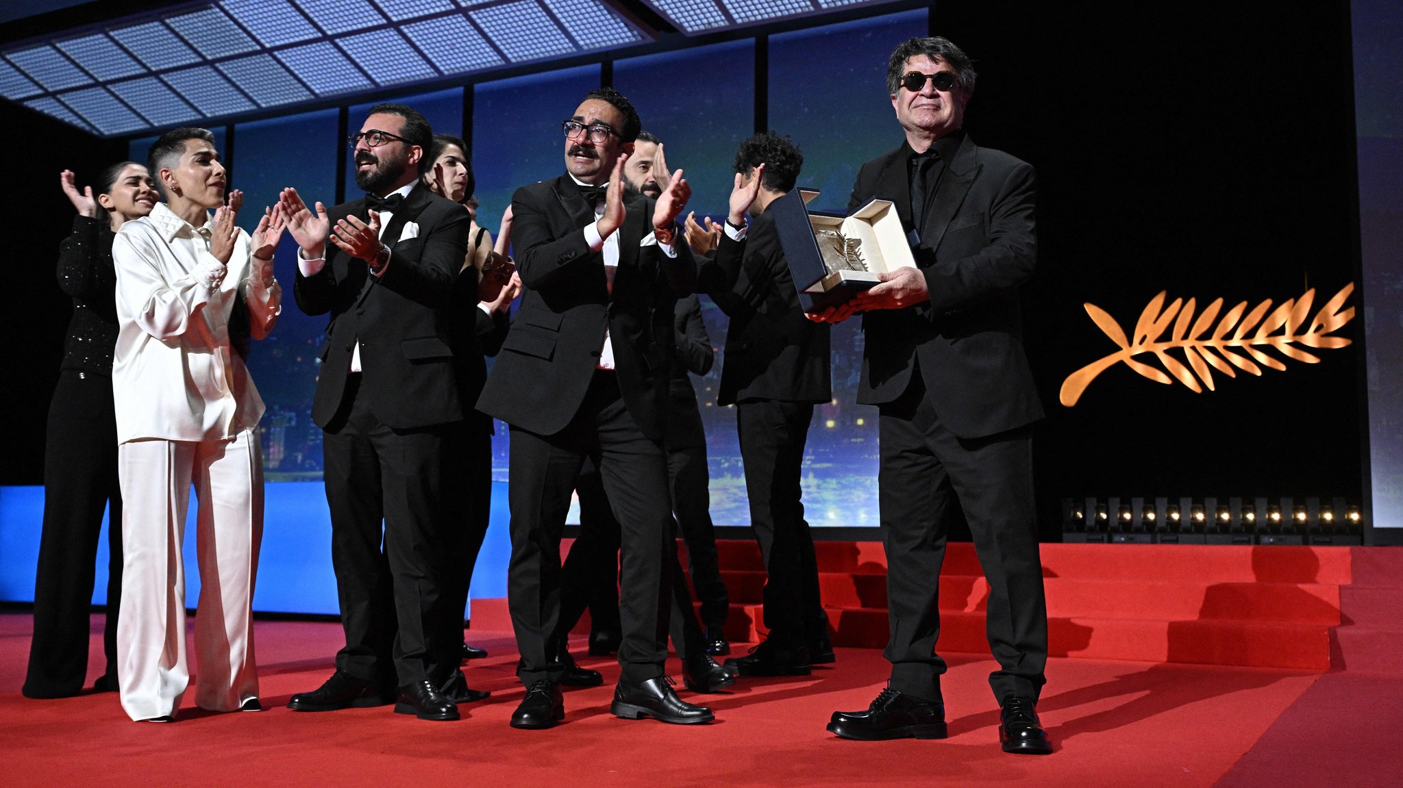 Der iranische Regisseur Jafar Panahi und sein Team