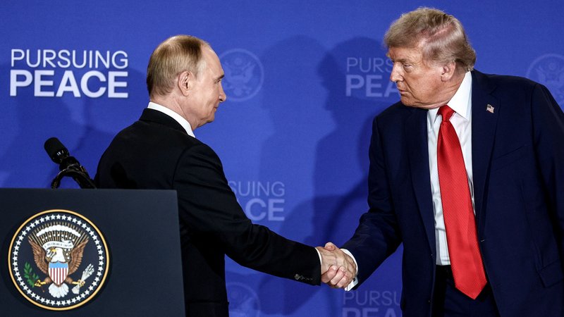 Bei der Begegnung am 16. August 2025 in Anchorage | Bild: Sergei Bulkin/Picture Alliance Bei der Begegnung am 16. August 2025 in Anchorage