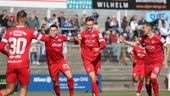 Die Spieler der Würzburger Kickers jubeln | Bild:picture alliance / foto2press | Frank Scheuring