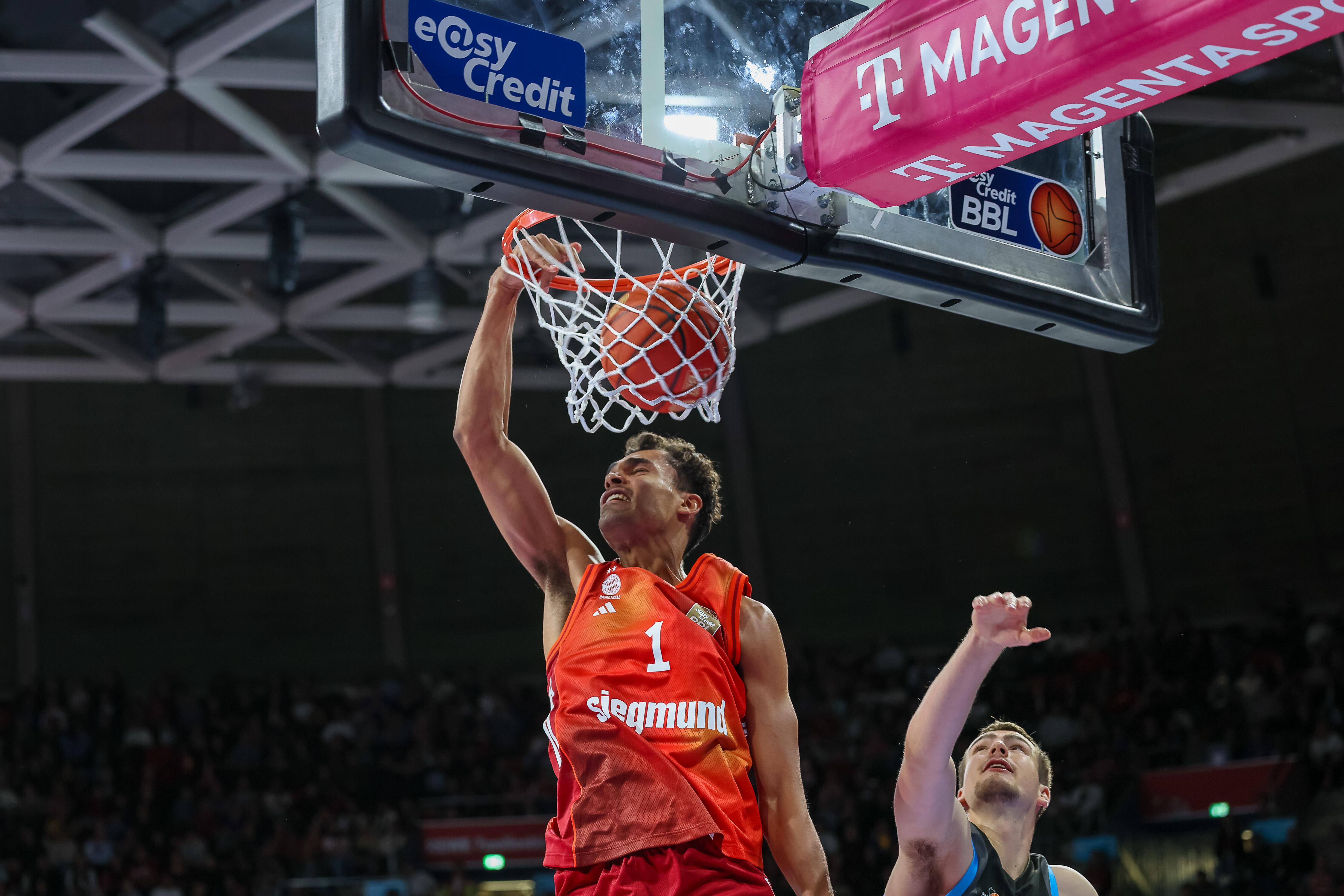 Spielszene FC Bayern Basketball - Jena