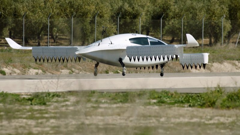 Der insolvente Elektroflugzeugbauer hat im letzten Moment einen Investor gefunden. | Bild: BR Der insolvente Elektroflugzeugbauer hat im letzten Moment einen Investor gefunden.