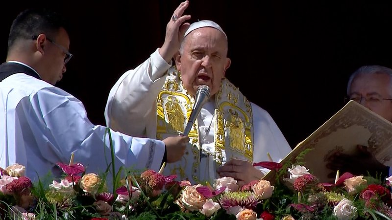 Papst Franziskus spendet Segen "urbi et orbi"