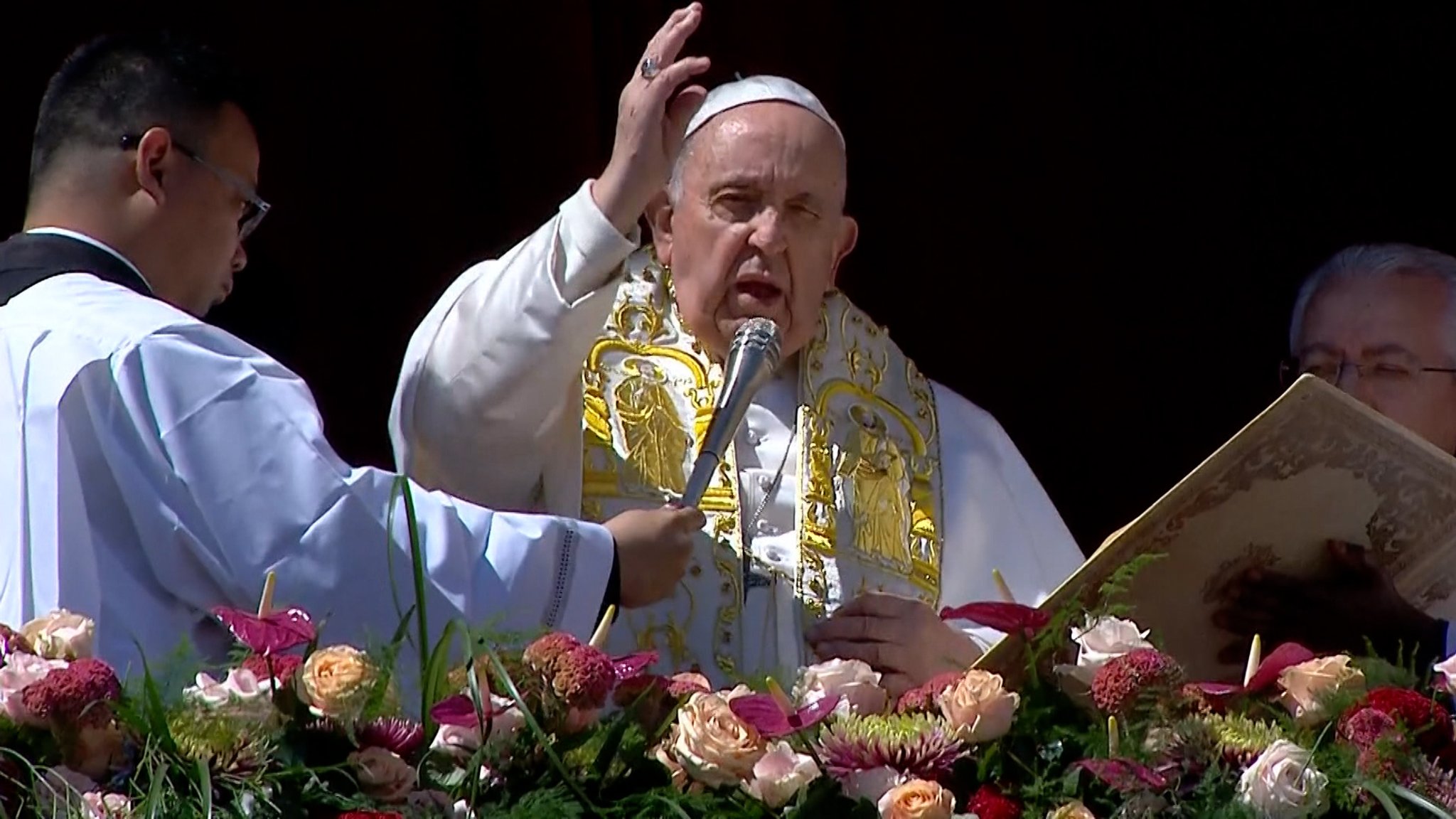 Papst Franziskus spendet Segen "urbi et orbi"