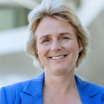 "Nimm der Ohnmacht die Macht" mit Melanie Wolfers | Bild: Ulrik Hölzel