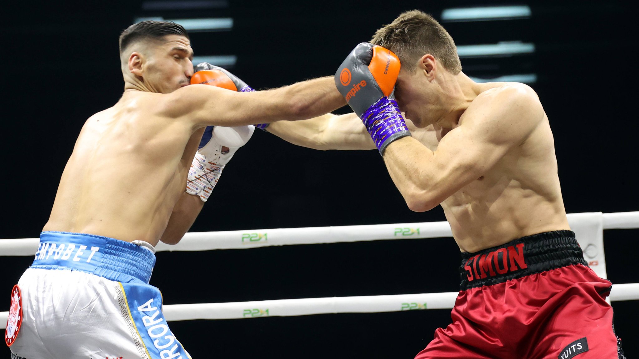 Boxkampf Simon Zachenhuber (Erding) gegen Emre Cukur (München)