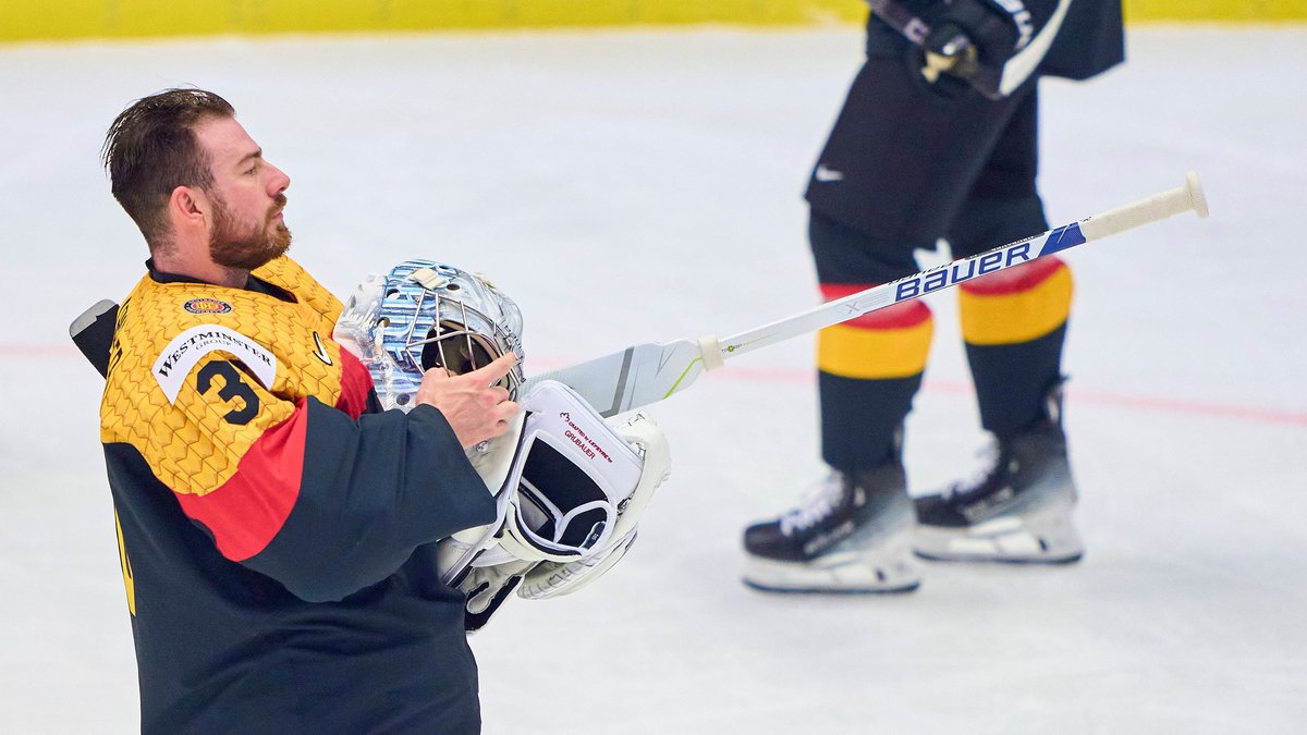 Grubauer nach Tod von Eder: "Wollen für Tobi das Ding holen"
