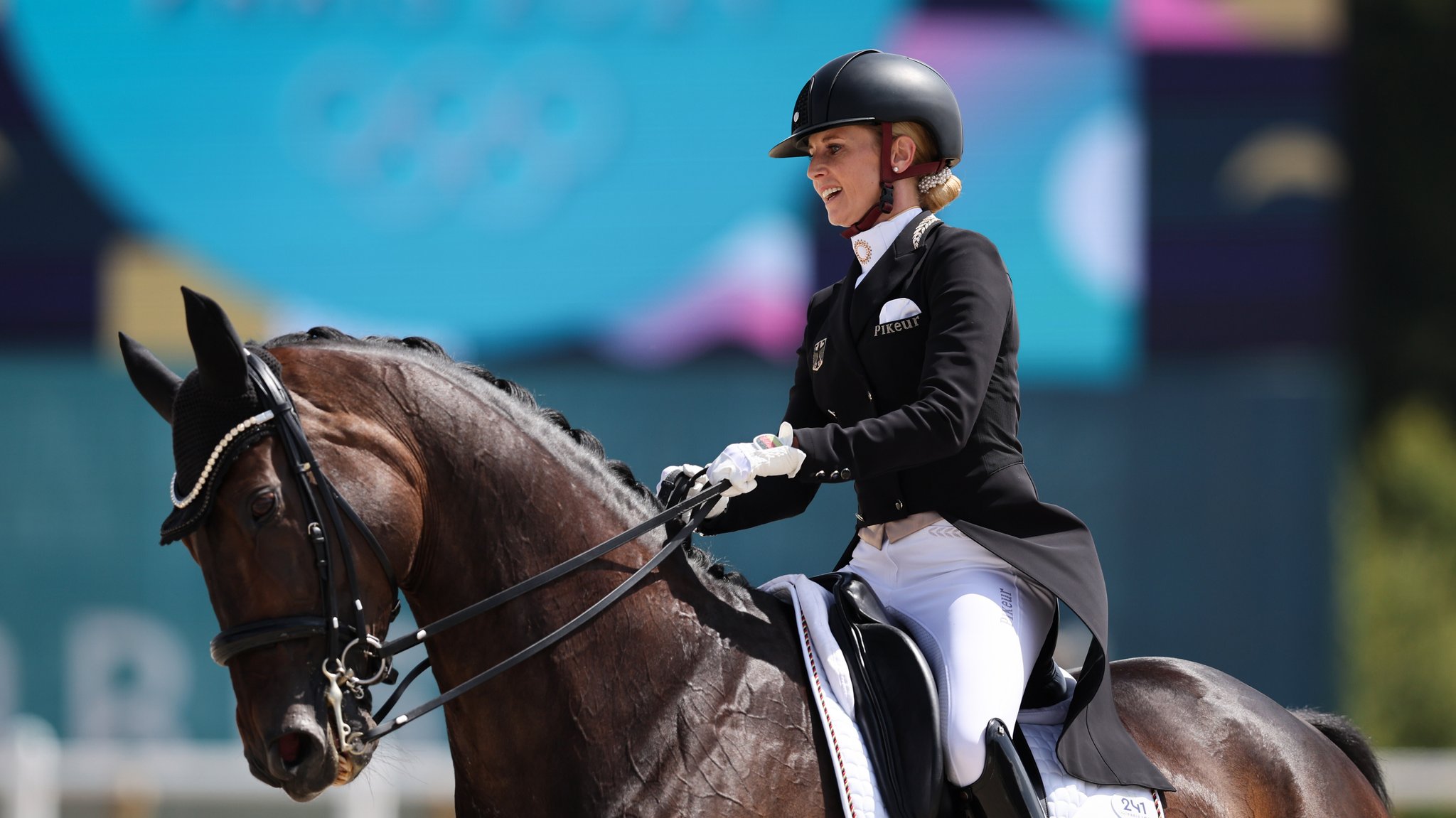 Jessica von Bredow-Werndl und Dalera