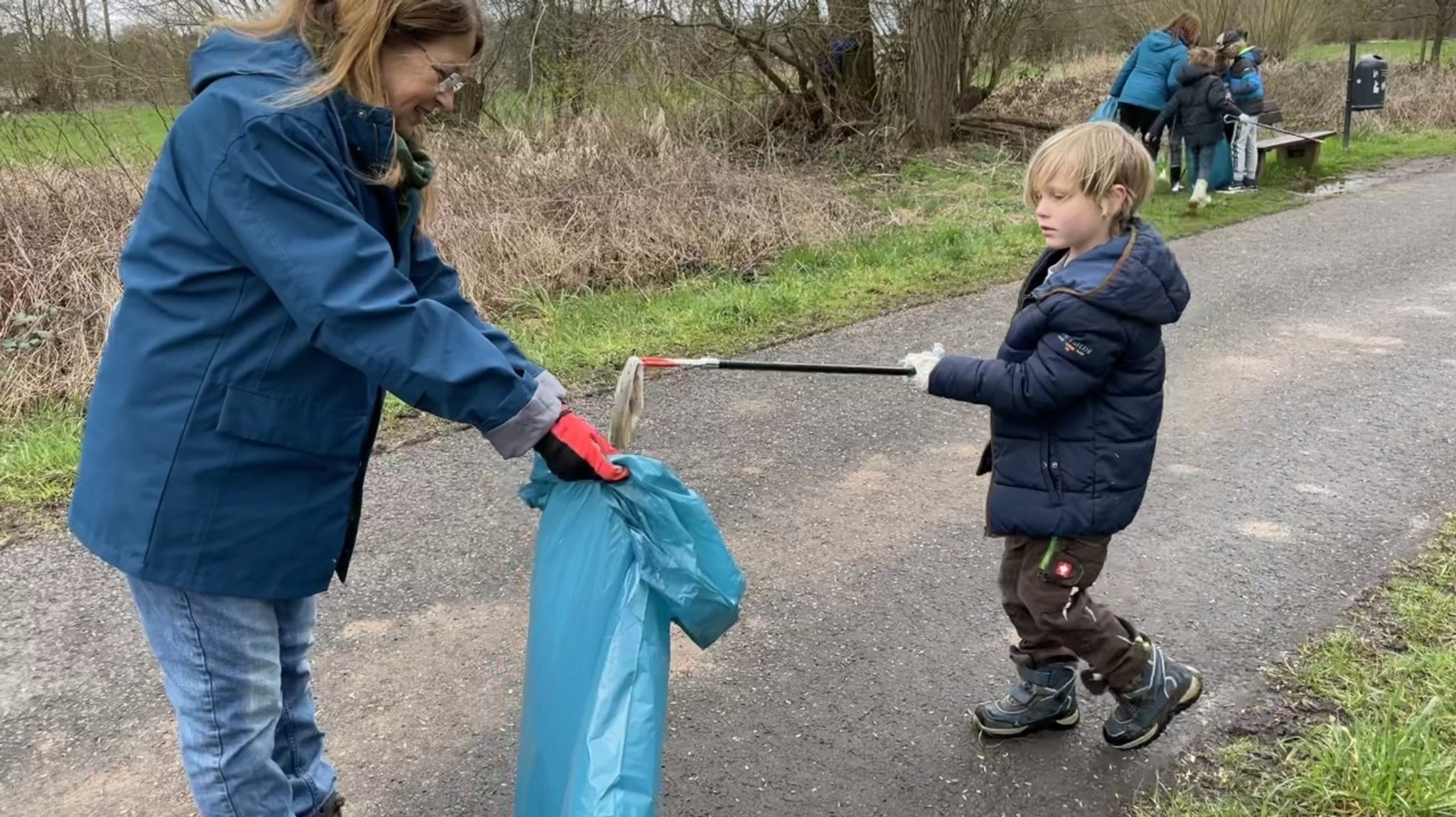 Die "Naturdetektive" sammelten am Samstag Müll rund um die Stadt Alzenau