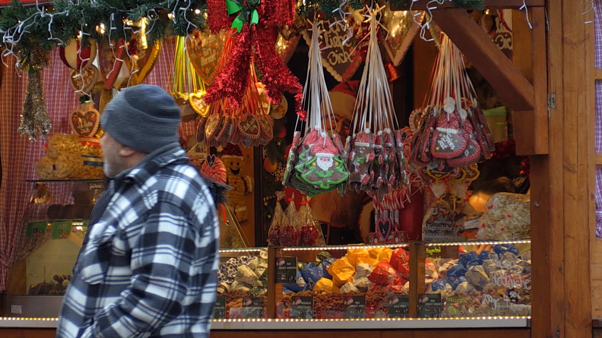 Süßigkeiten in Weihnachtsstand.