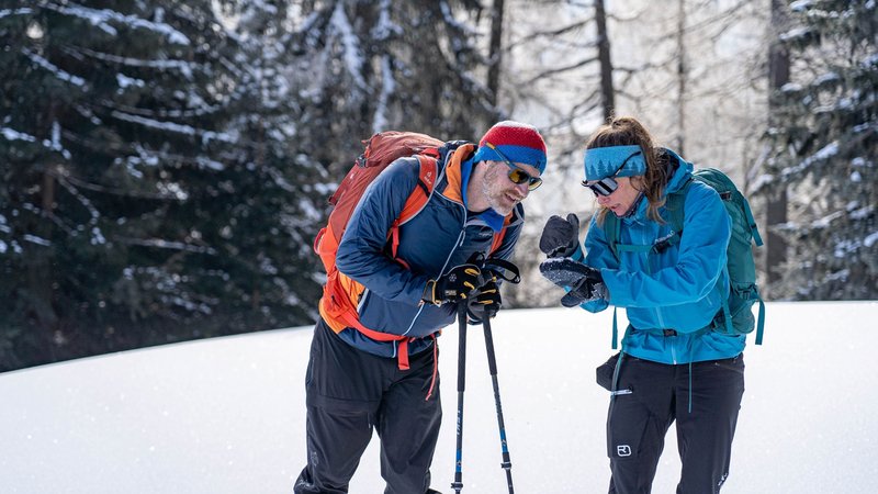 Szenen vom Jahrestreffen der IFALP-Gruppe rund um den Brenner. Links Michi Düchs. | Bild: BR/Thomas März Szenen vom Jahrestreffen der IFALP-Gruppe rund um den Brenner. Links Michi Düchs.