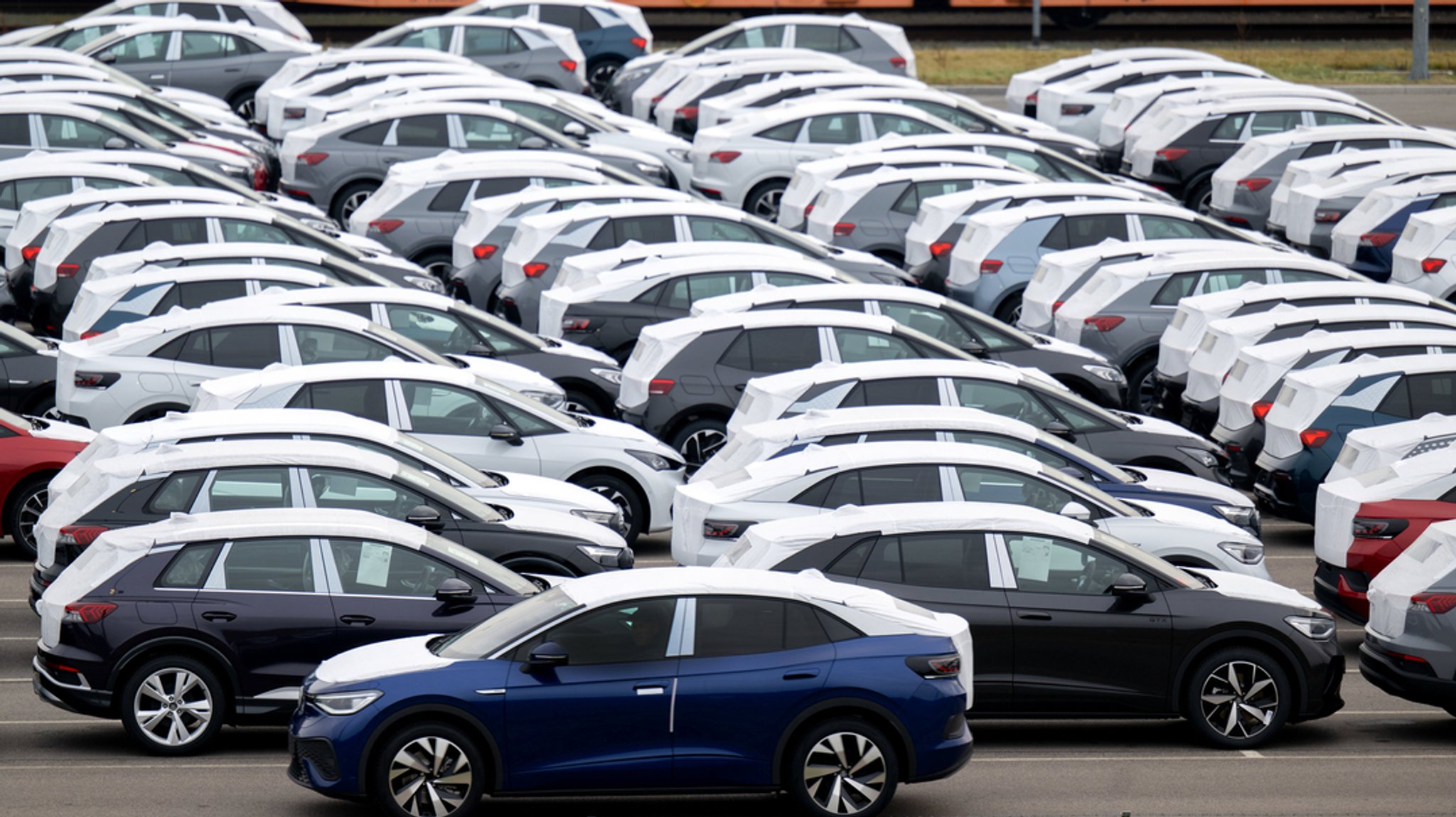 Umweltbonus für E-Autos endet abrupt: So reagieren die Händler