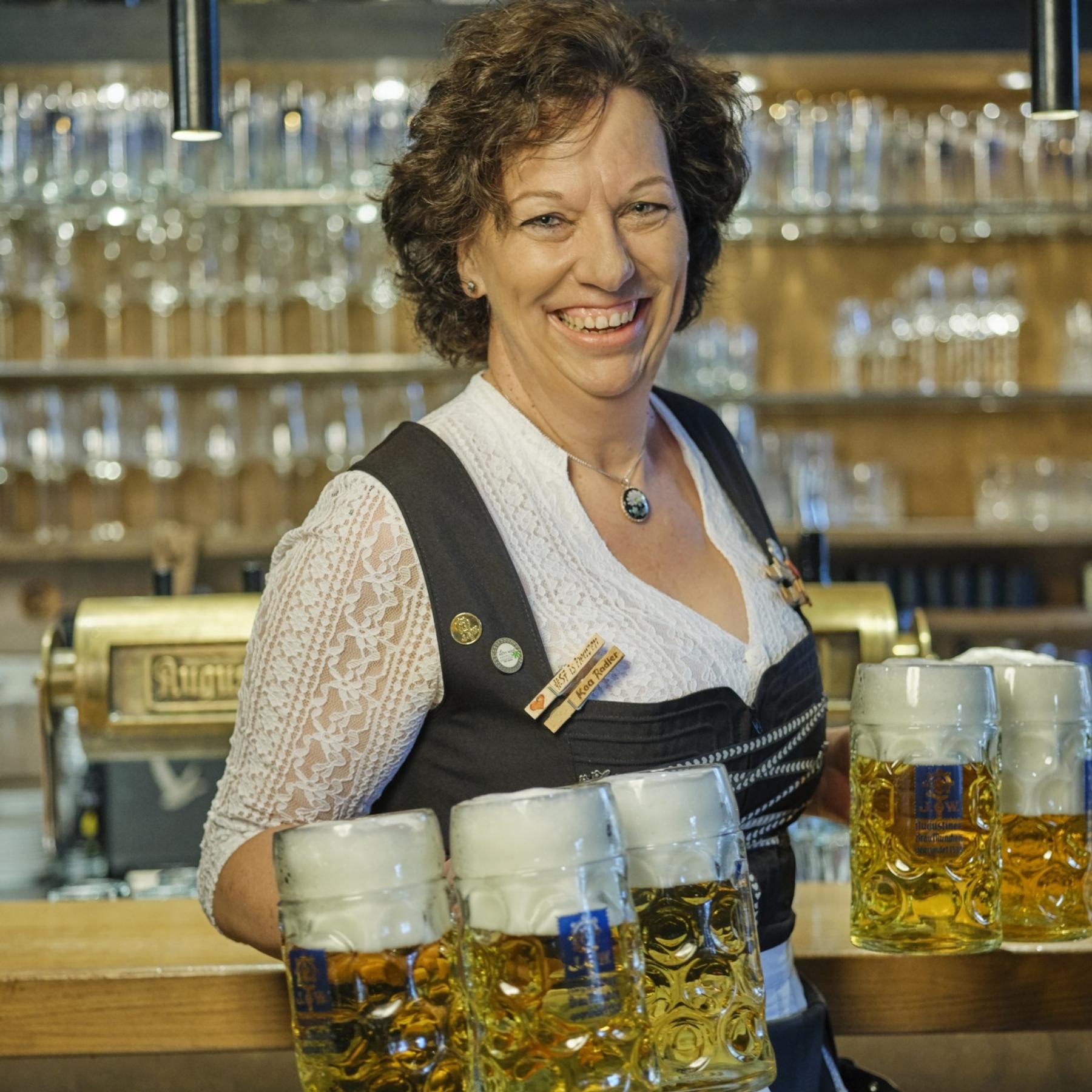 Wiesn-Bedienung Maggy Prijak