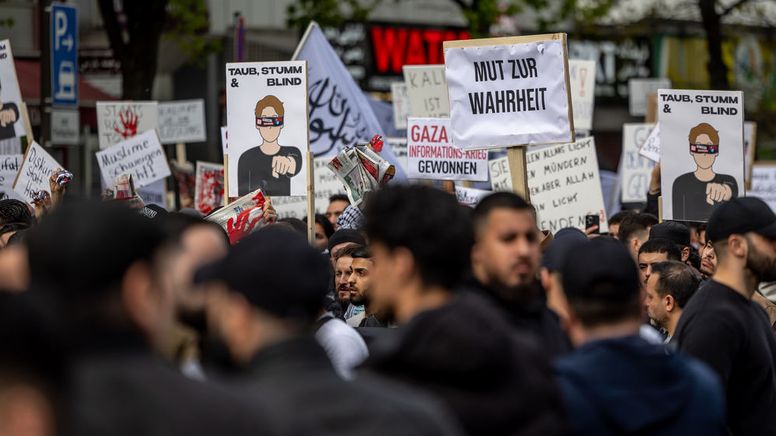 Demonstration der islamistischen Szene in Hamburg | Bild:dpa-Bildfunk/Axel Heimken