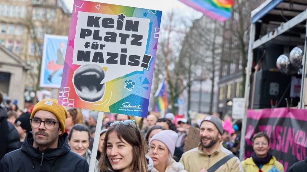 Tausende demonstrieren gegen Rechtsruck - auch in Bayern